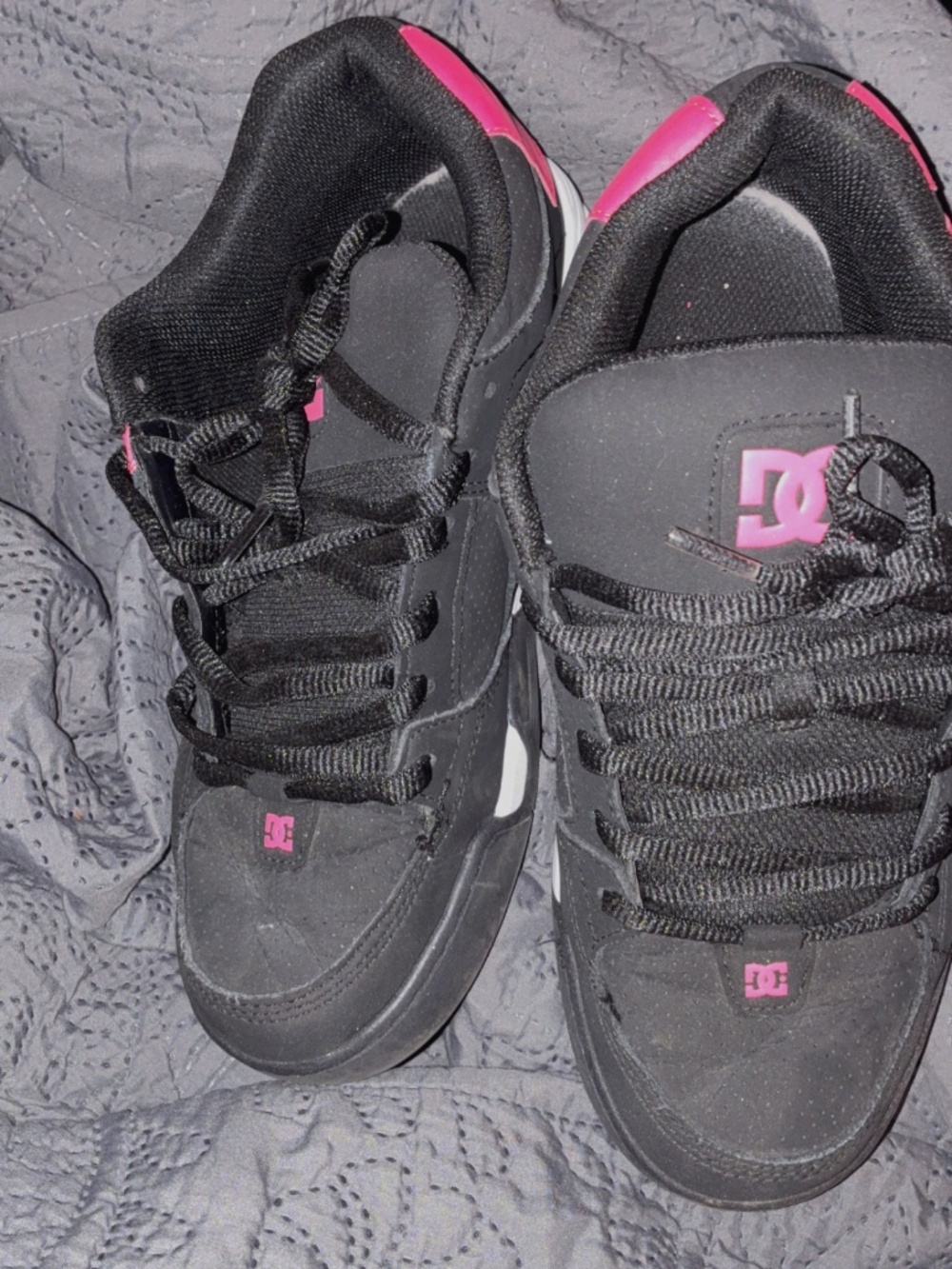 🔥 DC Shoes Command sneakers — Women's Size 11! 🔥